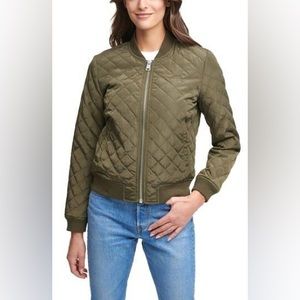 NWOT Levi’s Diamond Quilted Bomber Jacket Women’s Army Green size Small